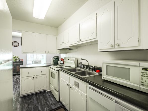 New Hanover Village Apartments | 2402 Flint Dr, Wilmington, NC