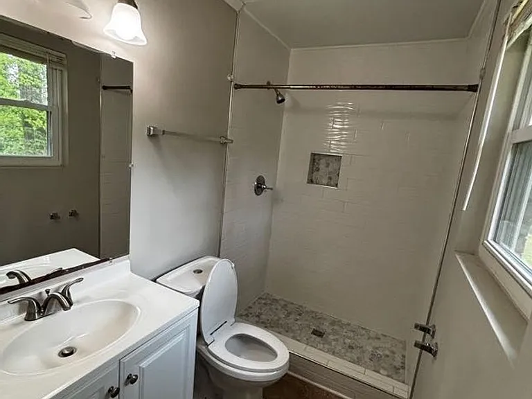 2204 Sandra Ct — Photo 3