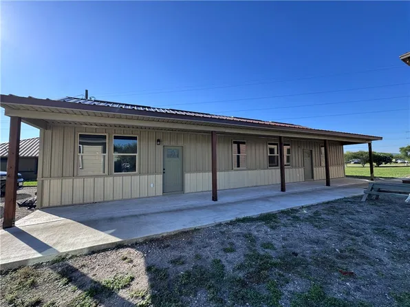 3246 Meadow Ln #E, Robstown, TX 78380