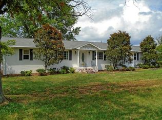 542 Country Club Ln, Madisonville, KY 42431