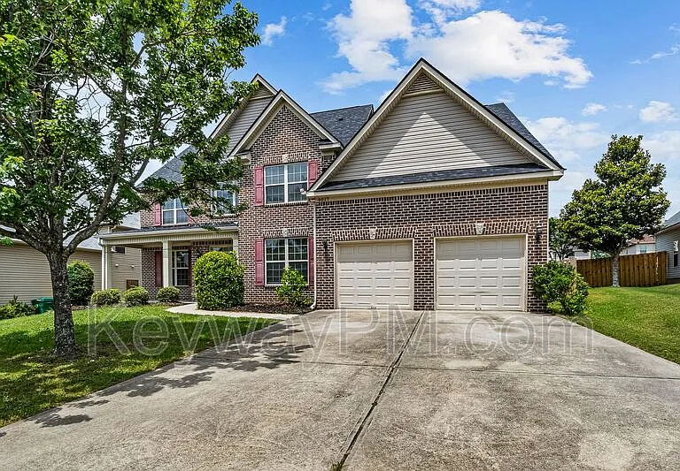 6017 Reynolds Cir — Photo 1