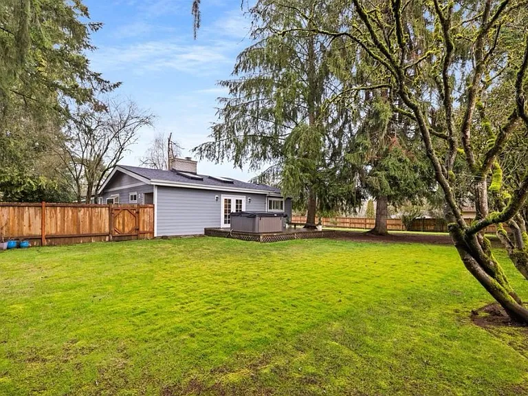18504 171st Pl NE — Photo 27