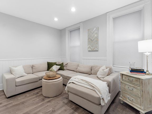 2nd image of 723 Willow Ave #2R