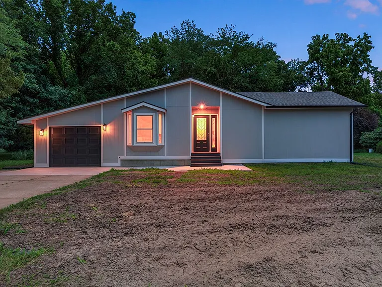 2111 Timber Creek Dr — Photo 36