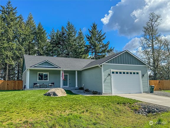 3rd image of 315 Middleton Court SE