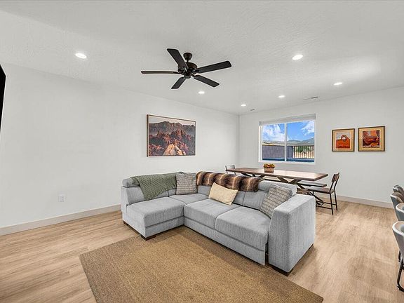 5th image of 960 Heritage Dr #36