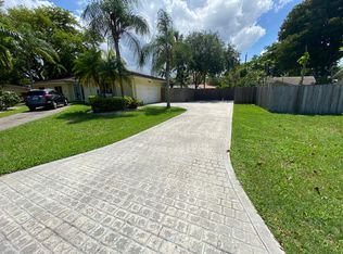 9850 SW 70th Ave, Pinecrest, FL 33156