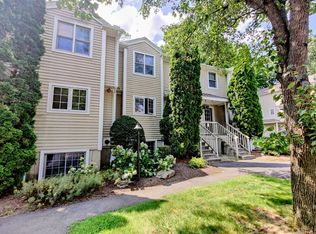 22 High St APT 8, Amherst, MA 01002