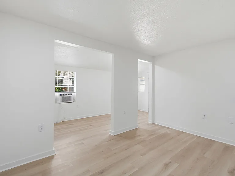 1824 Grayson St — Photo 27