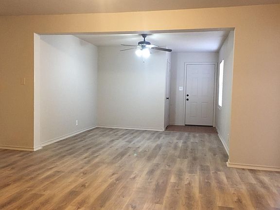 3rd image of 1124 Woodcrest Ln