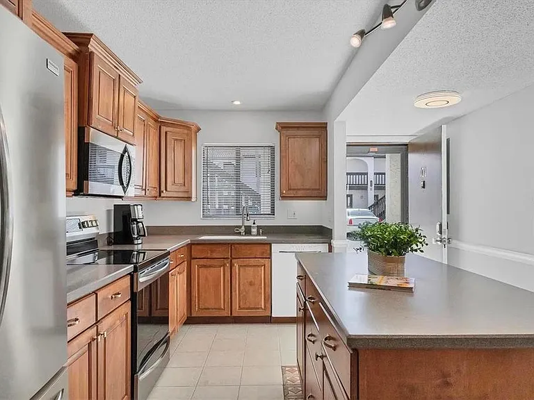 1640 Stickney Point Rd #40-101 — Photo 10
