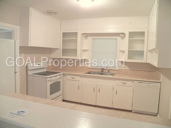 4th image of 1408 Pine St