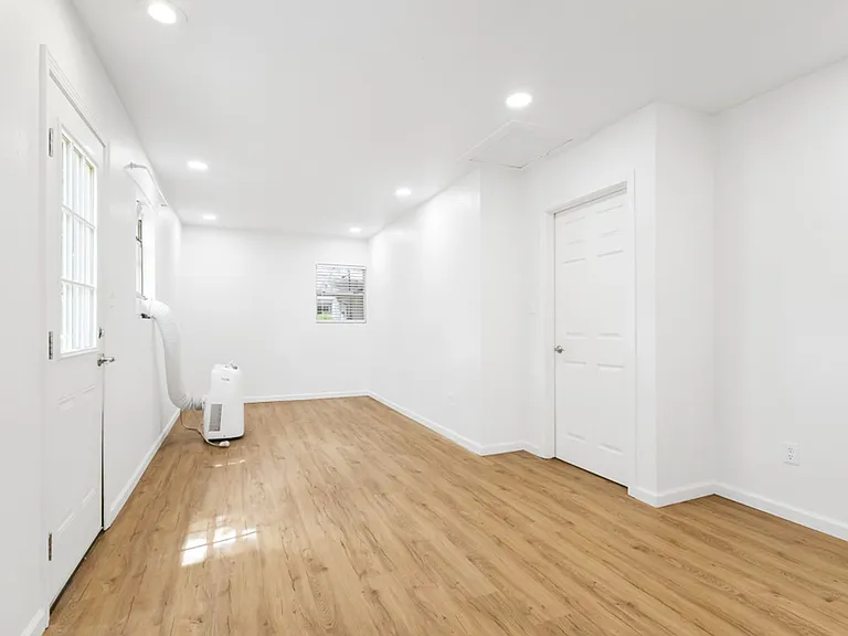 761 Whippoorwill Dr — Photo 13