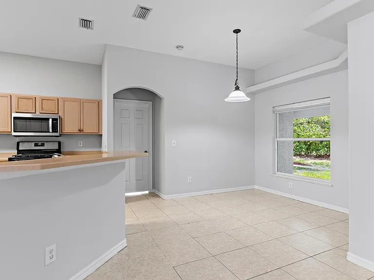 483 S Key Lime Sq SW — Photo 3