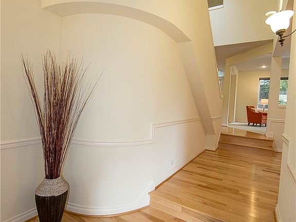 4th image of 22529 SE 15th Pl