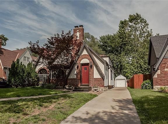 2nd image of 7555 Grand Ave