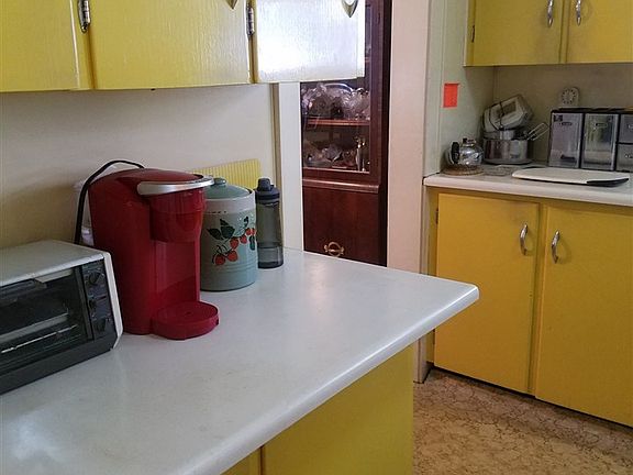 4th image of 53 Grove St