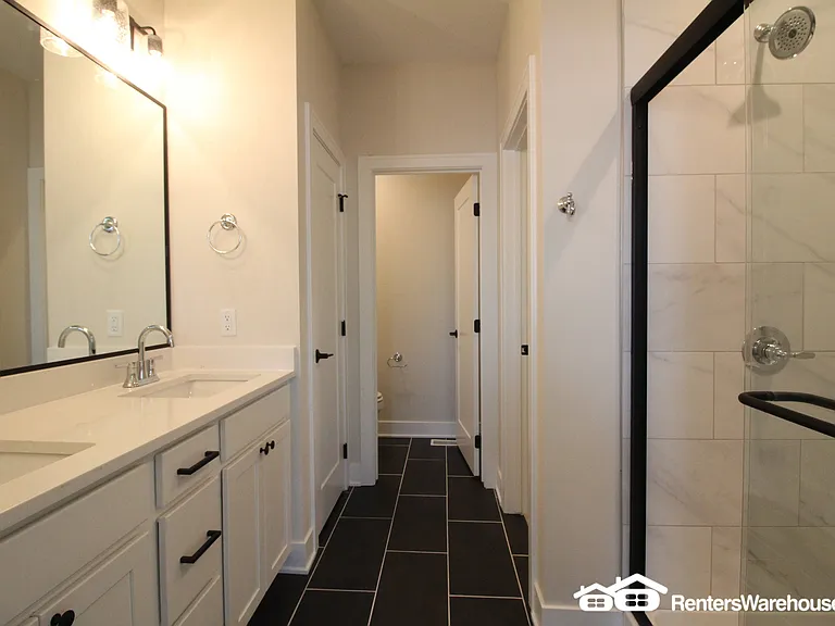 1237 NW 32nd St — Photo 11