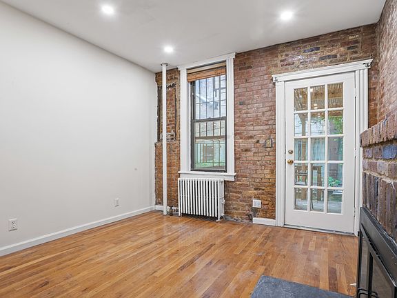 3rd image of 117 Bank St APT D