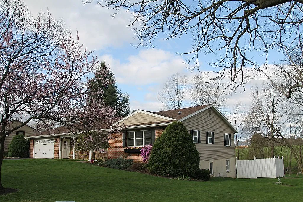 180 Dorwood Dr photo 1