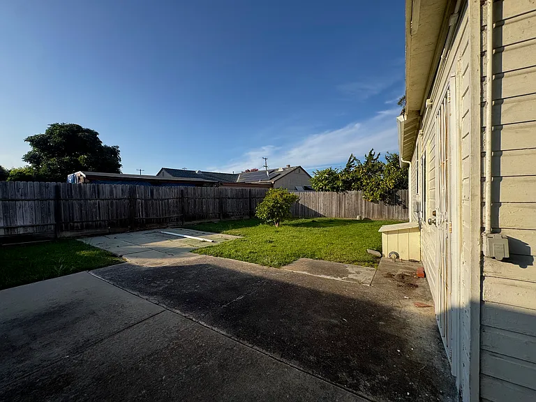 1608 Charles Rd — Photo 8
