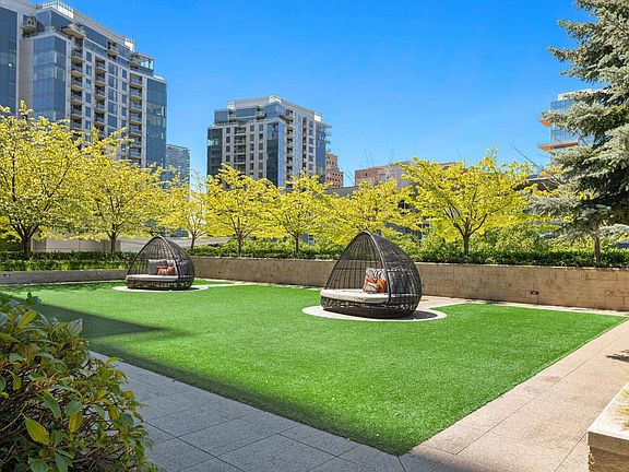 4th image of 10710 NE 10th St APT 1601