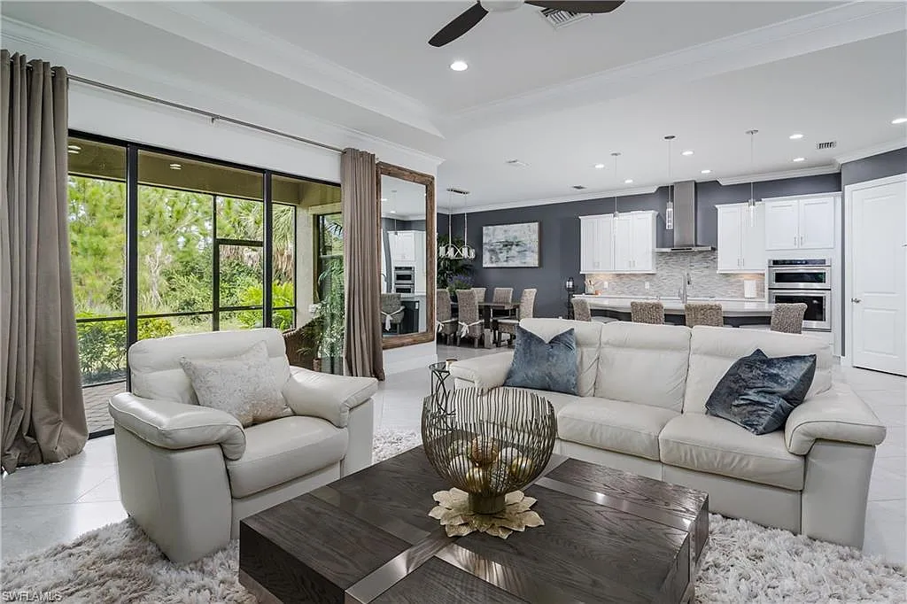 3 bed, 3.0 bath, 2880 sqft, $6,000 — Photo 2