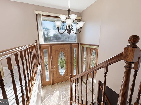 5th image of 1853 Merlin Rd