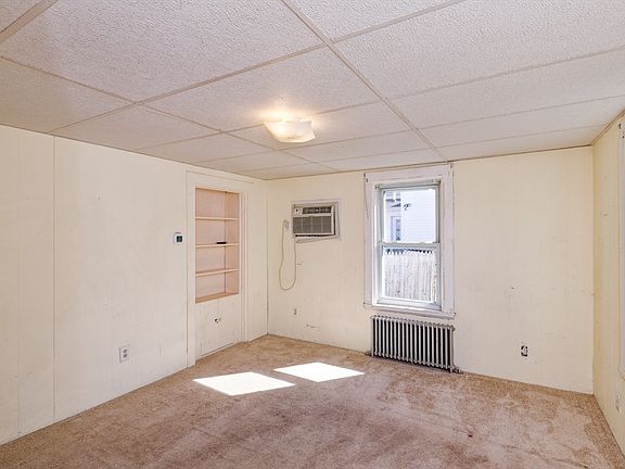 3rd image of 7 Cross St
