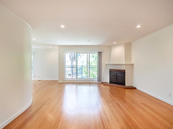 3rd image of 779 Dolores St