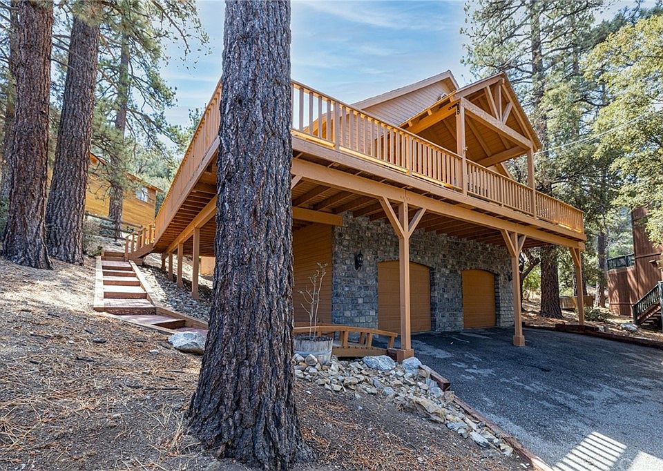 1701 Freeman Ct, Pine Mountain Club, CA 93222