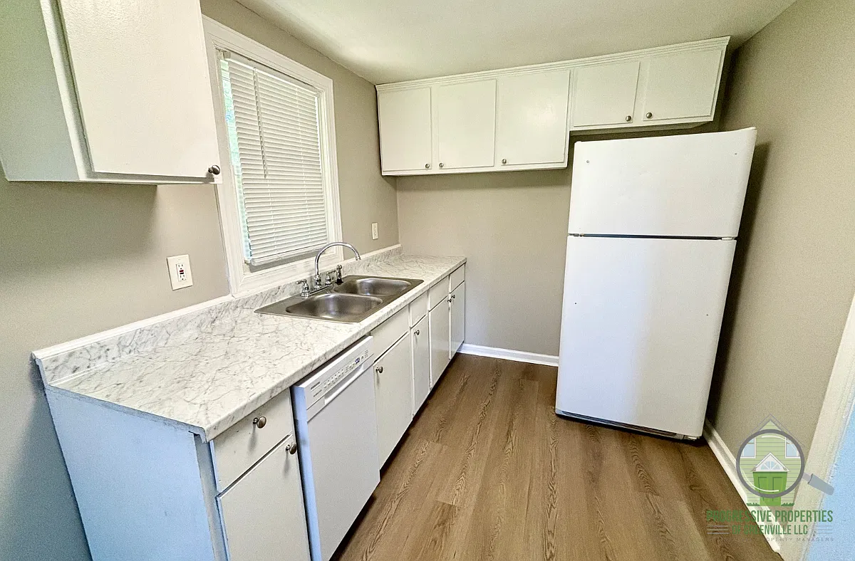 110 Boyd Avenue - 1 — Photo 4