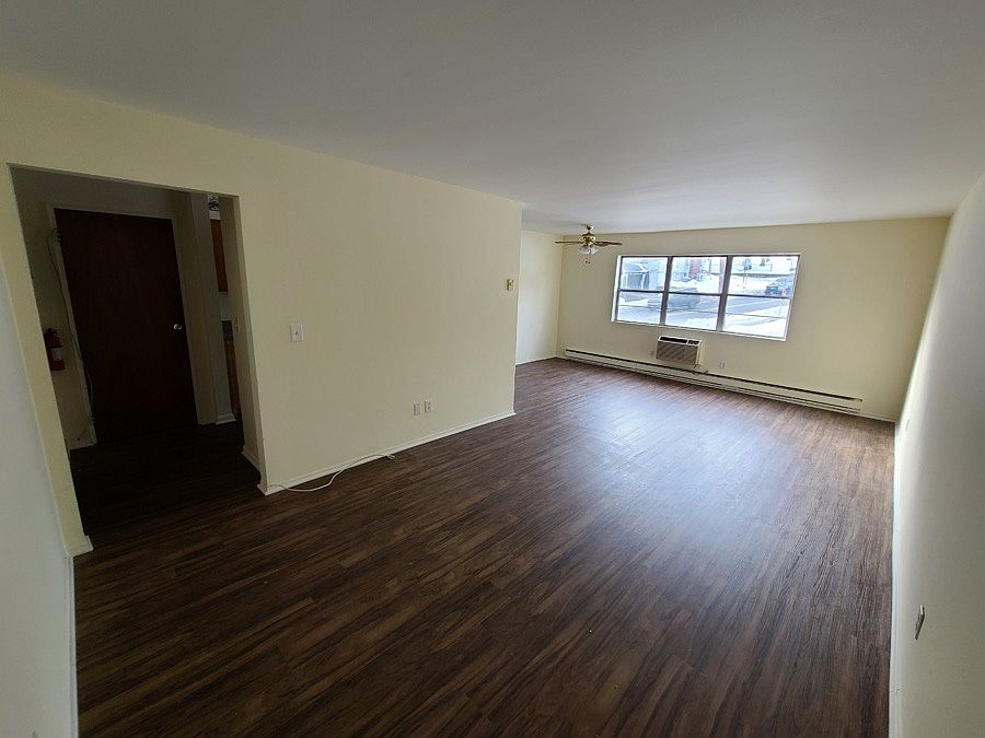 1st image of 256 Belleville Ave #B4