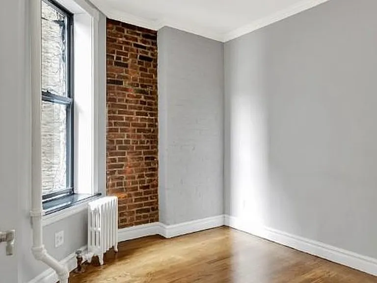 250 Mott St #3 — Photo 5
