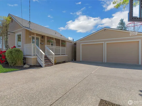 2016 Initial Avenue, Enumclaw, WA 98022