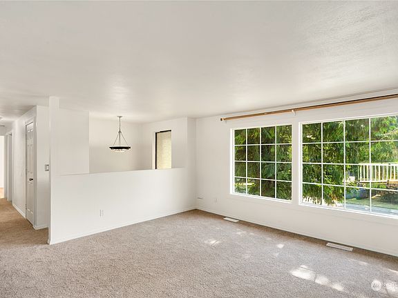 5th image of 6980 Aegean Boulevard NE