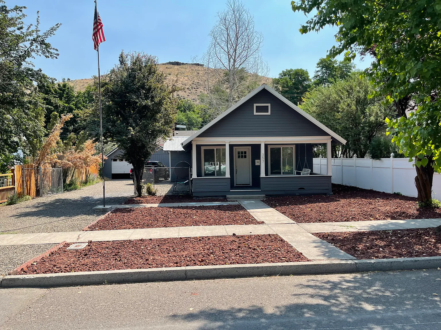 2 bed, $1,375 — Photo 1