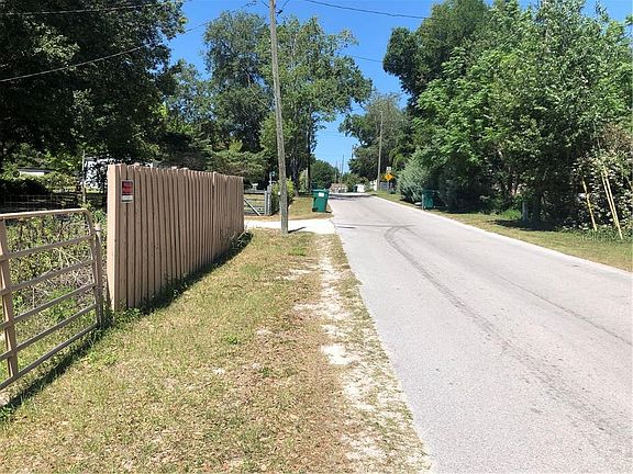 2nd image of 140 Spencer Ln
