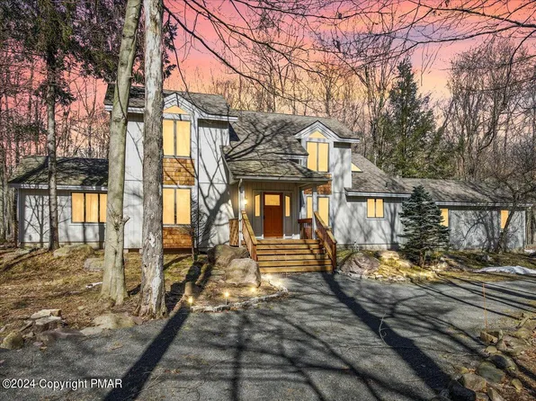 154 Golfers Way, Pocono Pines, PA 18350