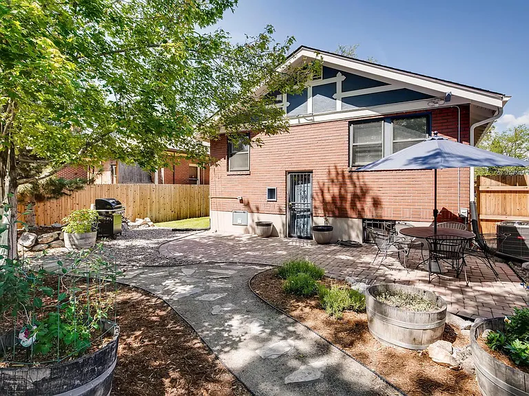 510 S Lincoln St — Photo 2