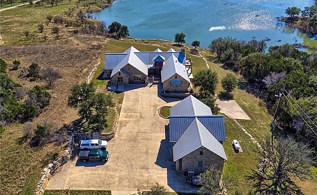 1st image of 285 Chimney Cove Dr