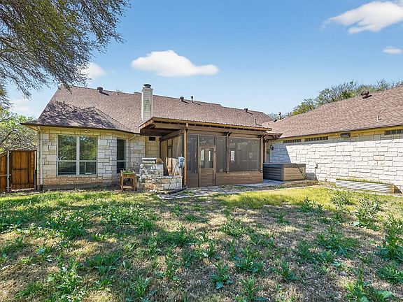 3rd image of 2104 Wills Way Dr