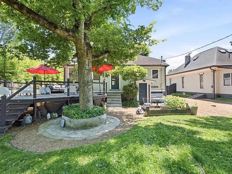 1305 Greenwood Ave — Photo 46