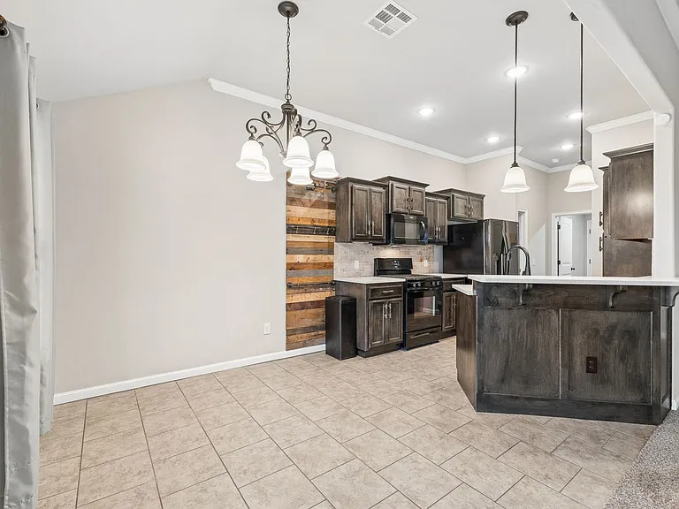 1751 Lexington Ct — Photo 25