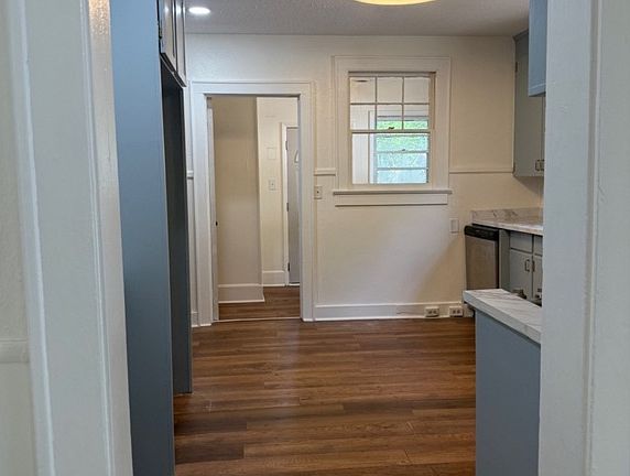 3rd image of 2686 Poplin Ave