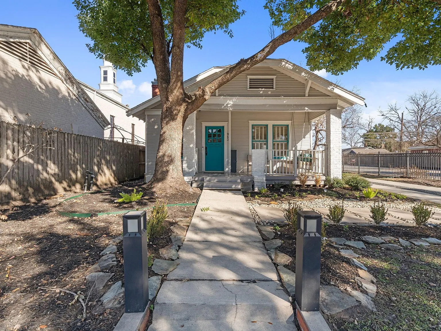 3 bed, 1.0 bath, 1220 sqft, $3,450 — Photo 2