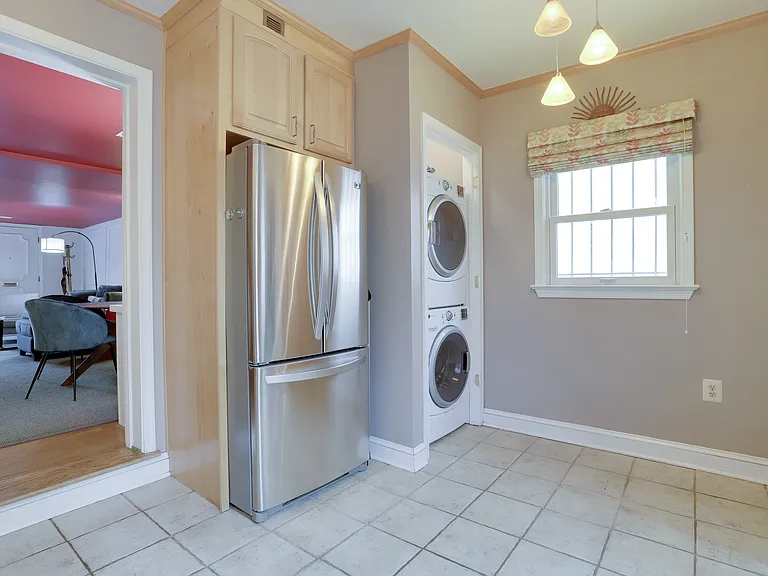 545 4th St SE — Photo 7