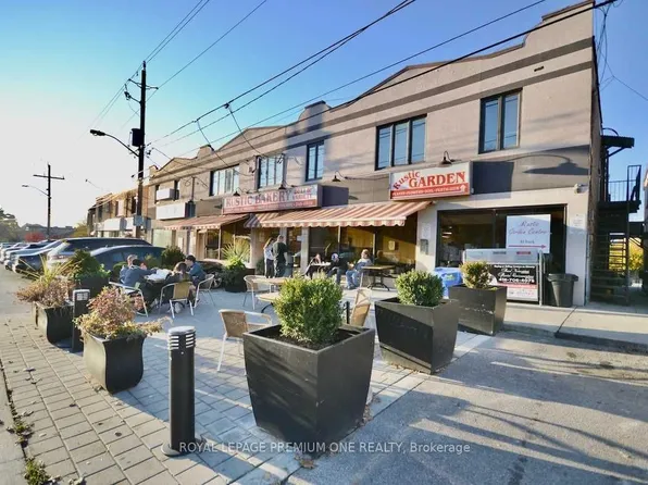 312 Rustic Rd Unit B, Toronto, ON M6L 1W5