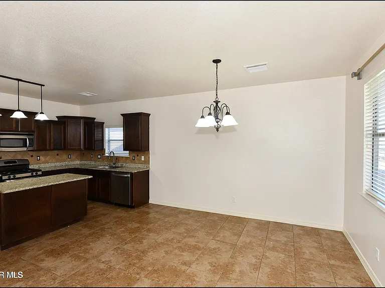 14309 S Cave Ave — Photo 12