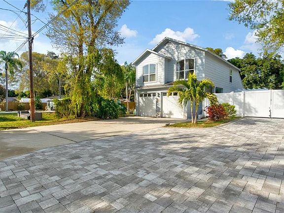 3rd image of 2855 Edgewood Ln